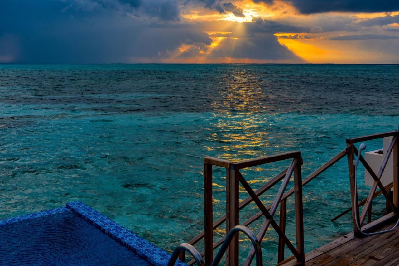 South Palm Resort Maldives With First-Ever Floating Spa Addu City Eksteriør billede